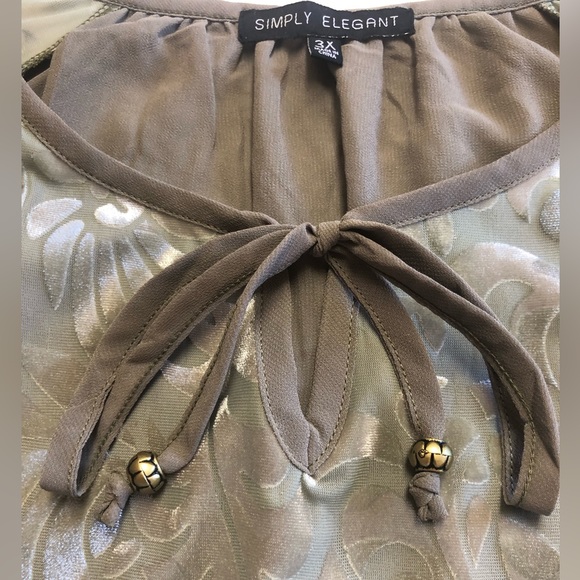 Simply Elegant Women Stylish Embossed Velvet Floral Leaves Design Blouse… - Picture 7 of 11